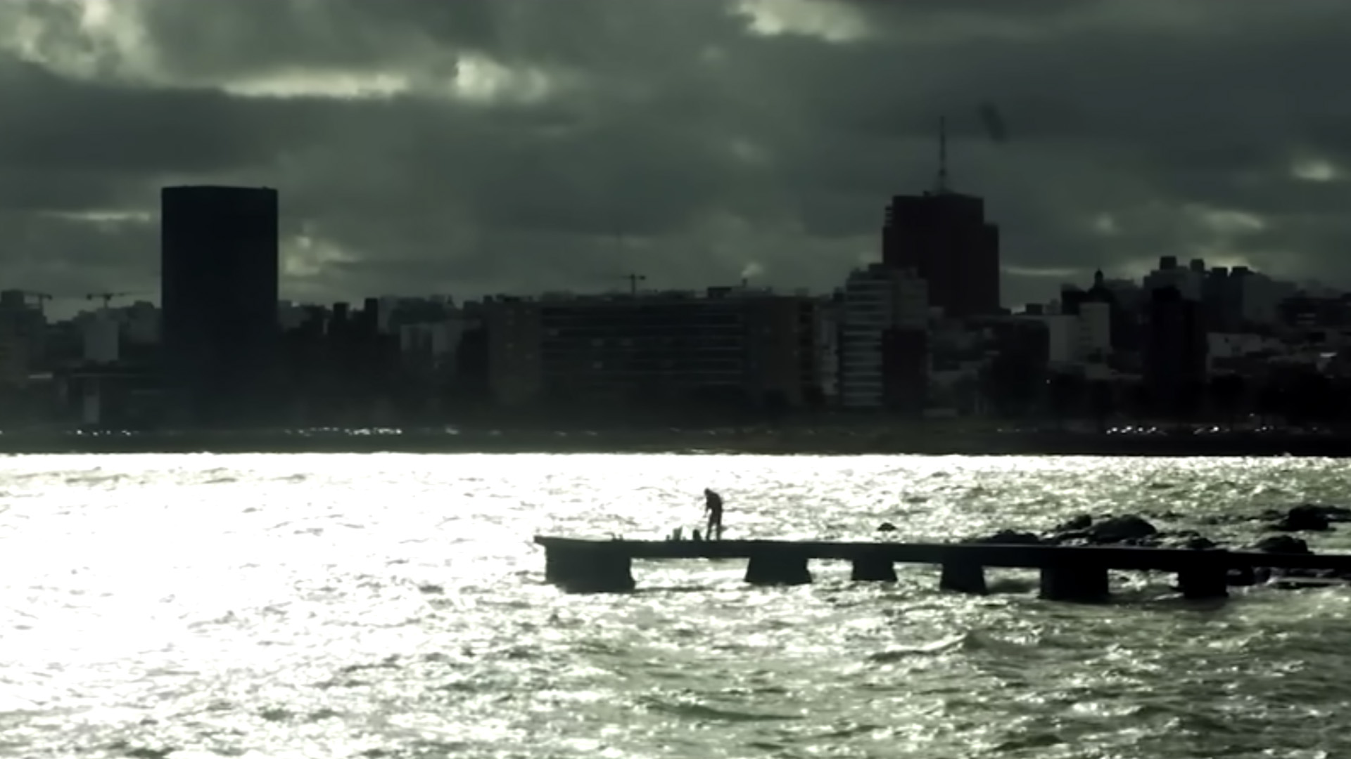 Portada del video de la canción Expreso del disco Milonga de Quirón de Garo Arakelian (Bizarro, 2025)